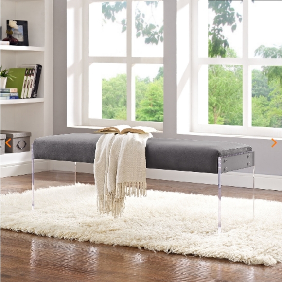 Velvet bench with chrome legs